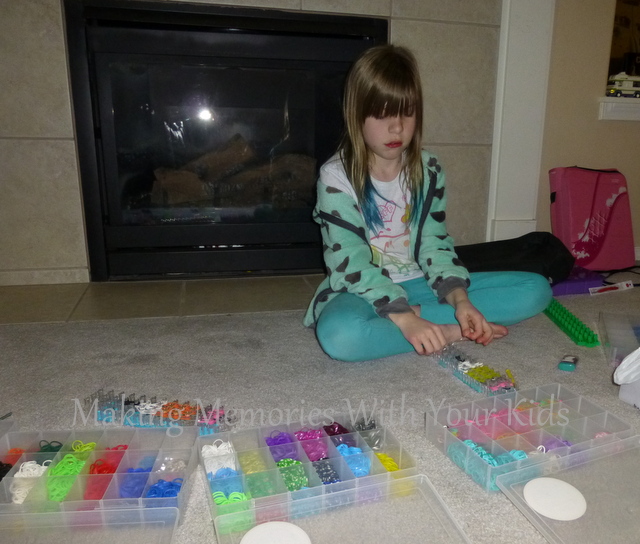 Rainbow Loom® Confetti Criss-Cross Bracelet 