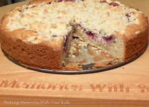 Raspberry Cream Cheese Coffee Cake with Crumb Topping