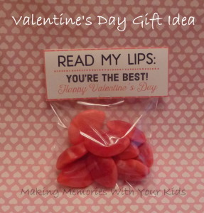 Read My Lips Valentine's Day Gift Idea with Free Printable