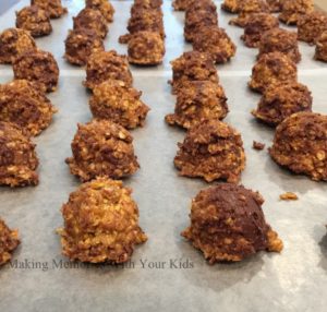 No Bake Chocolate Caramel Cookies